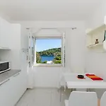 Jakov Apartament Rogač